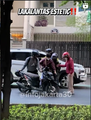 Telah terjadi lakalantas estetic, Antara mba grab vs enci-enci.😱