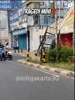 Telah terjadi tragedi mini dijalan panjang kebon jeruk jakarta barat.😱